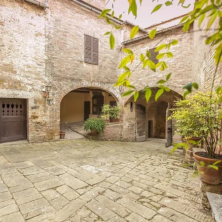 Borgo La Grancia * Montisi